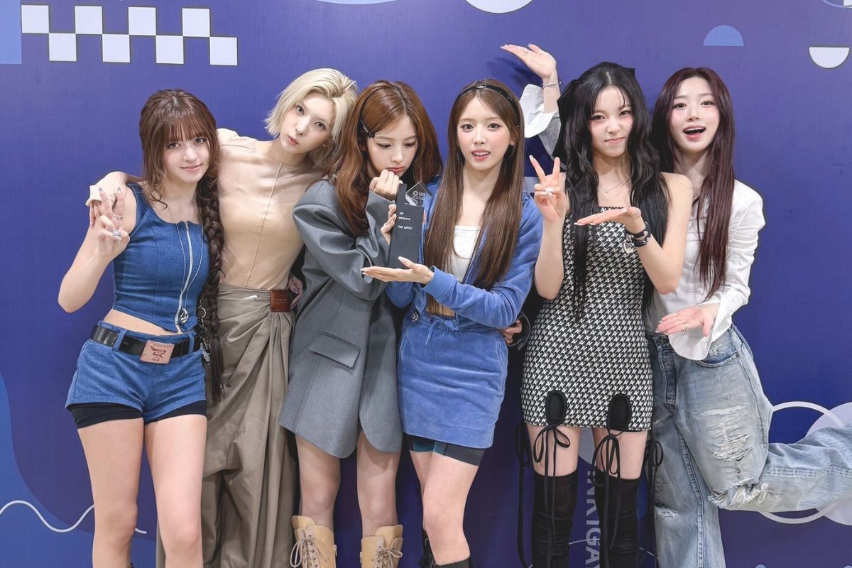 NMIXX adds another jewel to the crown with “Blue Valentine” on