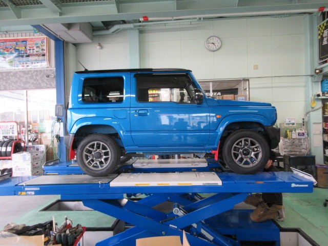 デモカーJB64ジムニーにA・LAP・07X・MR-Sメーター球・シエンタの