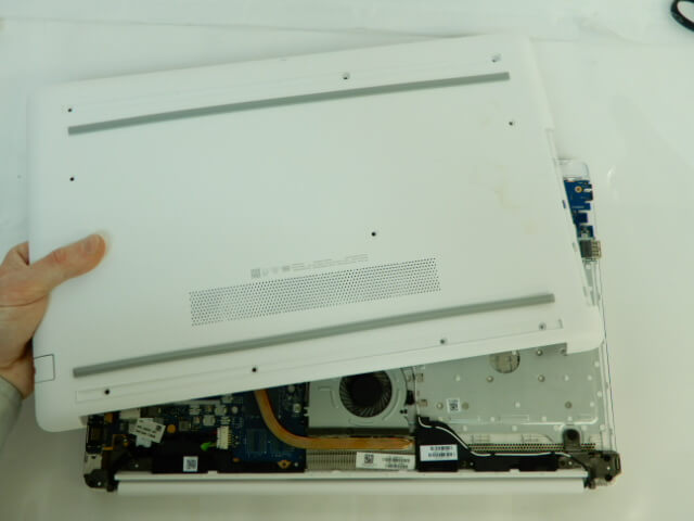 即日持込対応 HP 15-db液晶修理