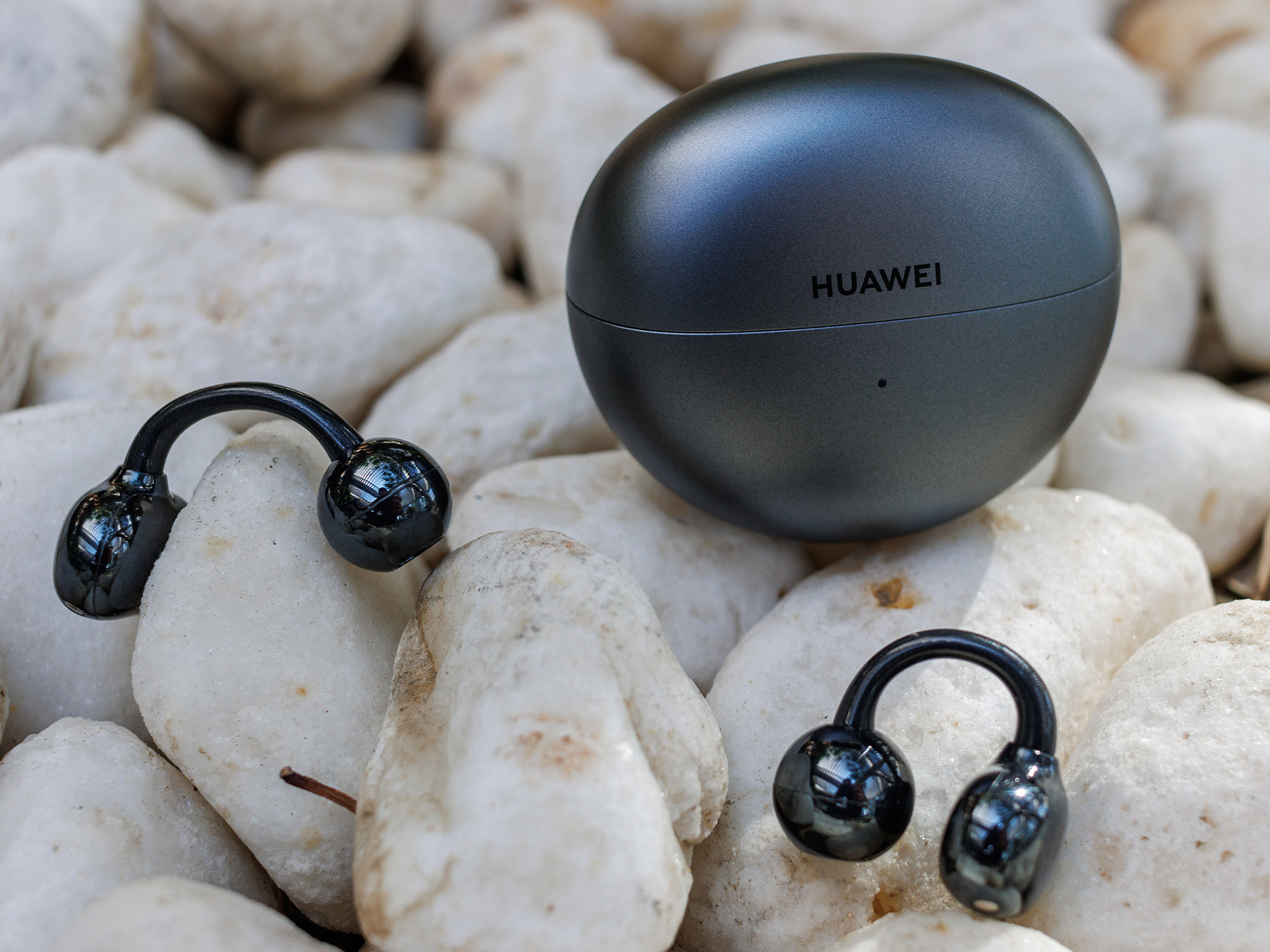 Huawei FreeClip review - Open-ear headphones with an innovative