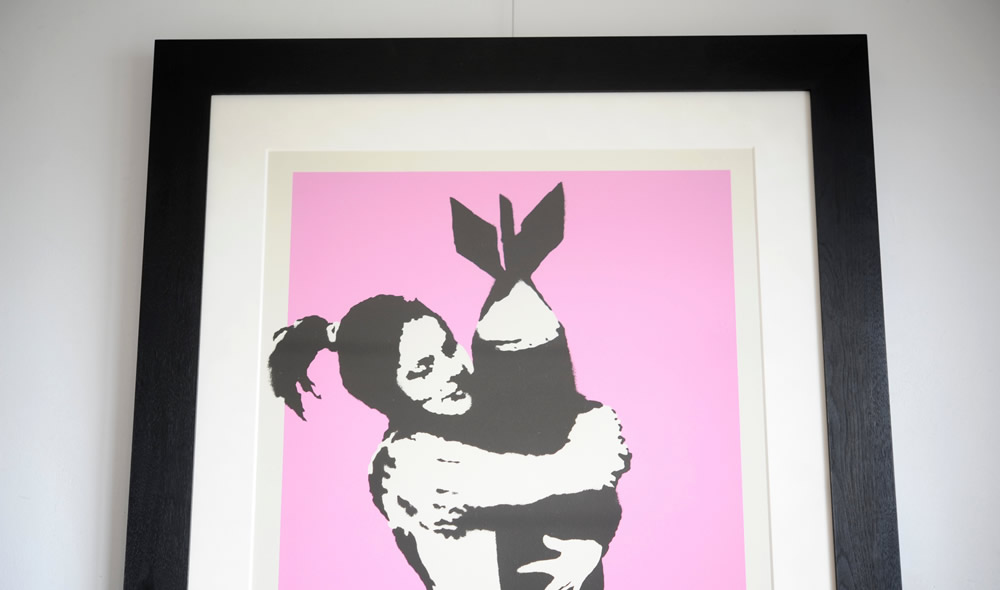 バンクシー（Banksy）- Bomb Hugger（Bomb Love）を通販で購入できます