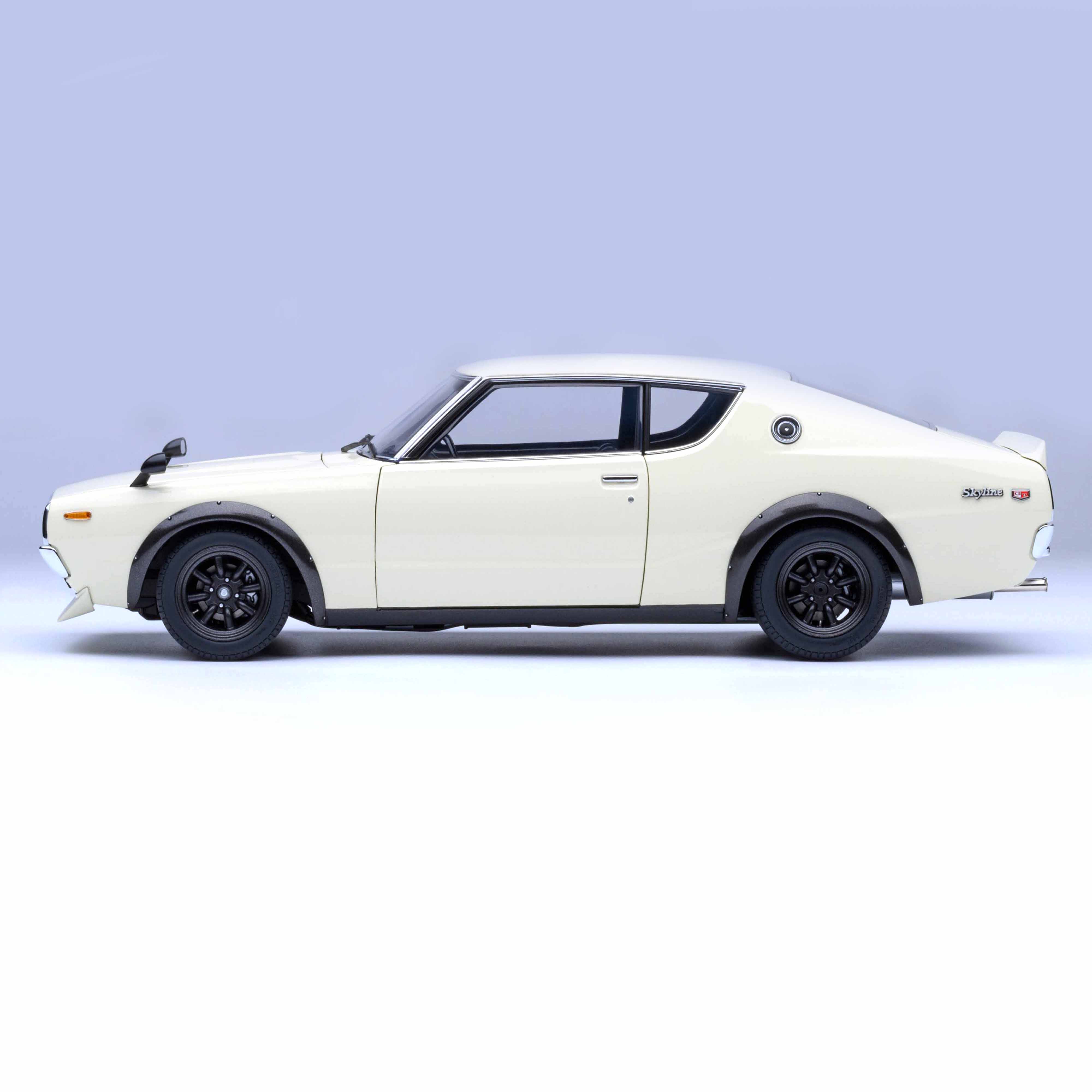Nissan Skyline 2000 GT-R (KPGC110) Tuned White 1:18 – Norev