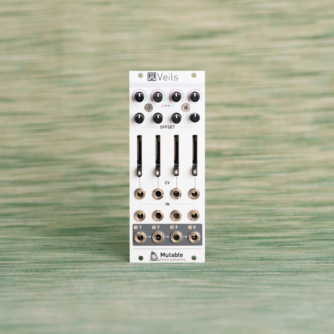 Mutable Instruments Veils (2020) - Quad VCA | da NewGroove.it