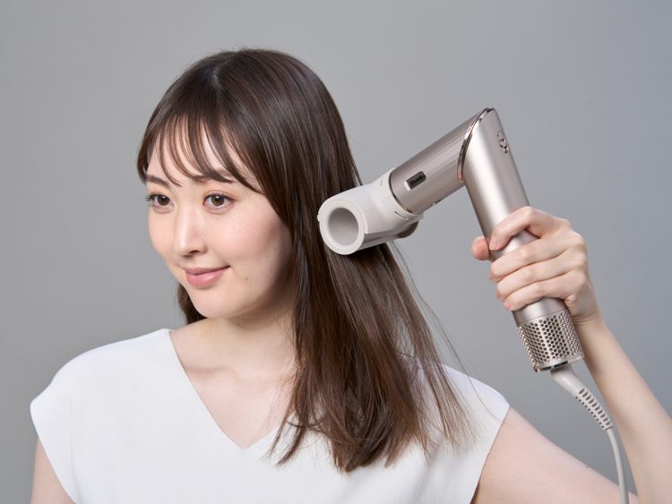 セミロングなら約4分でヘアドライ、熱ダメージを与えずにゆるふわ