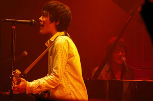 黒沢健一「LIVE without electricity」インタビュー - Neowing