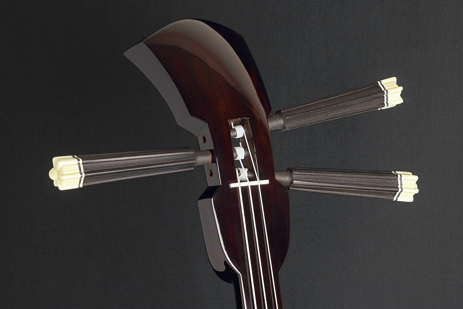 逸品三線】縞黒檀「真壁型」強化張り三線｜三線専門店ナビィ三線