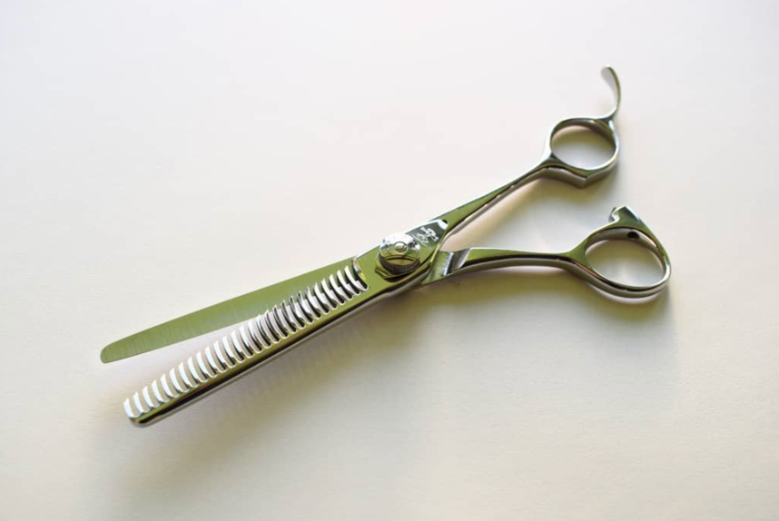 製品紹介 | 美容鋏(ハサミ)・理容鋏(はさみ)・美容ハサミ・シザーの