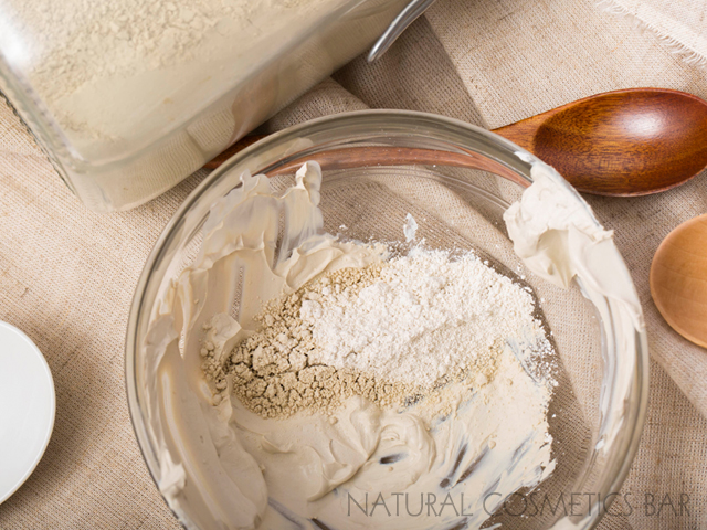 ブルー/モンモリオナイト 1kg ＜クレイル-clargile＞ 多くのミネラルを