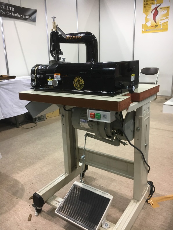 革漉き機購入で後悔したくない！プロが教える革漉き機の選び方」(初級