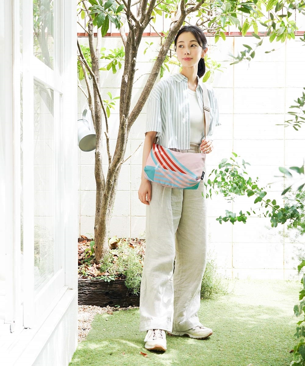 Legato Largo（レガートラルゴ）パピエティグルコラボ はっ水軽量