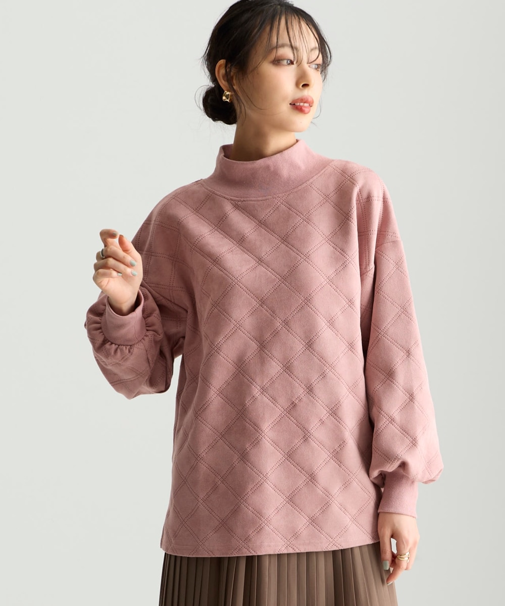 洗濯機で洗えるフェイクスエードエンボス柄ハイネックゆるプルオーバー