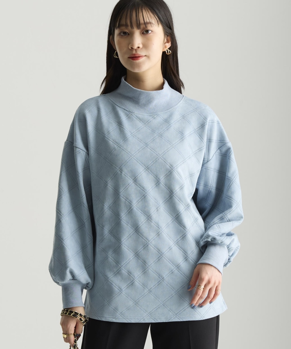 洗濯機で洗えるフェイクスエードエンボス柄ハイネックゆるプルオーバー