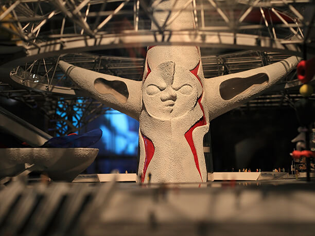 45年を経ても圧巻の存在感岡本アートの傑作「太陽の塔」 | J-TRIP