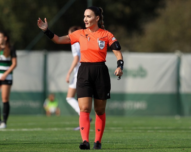 セクシー？ うんざりだわCL女性審判員が主張「レフェリングは性別の