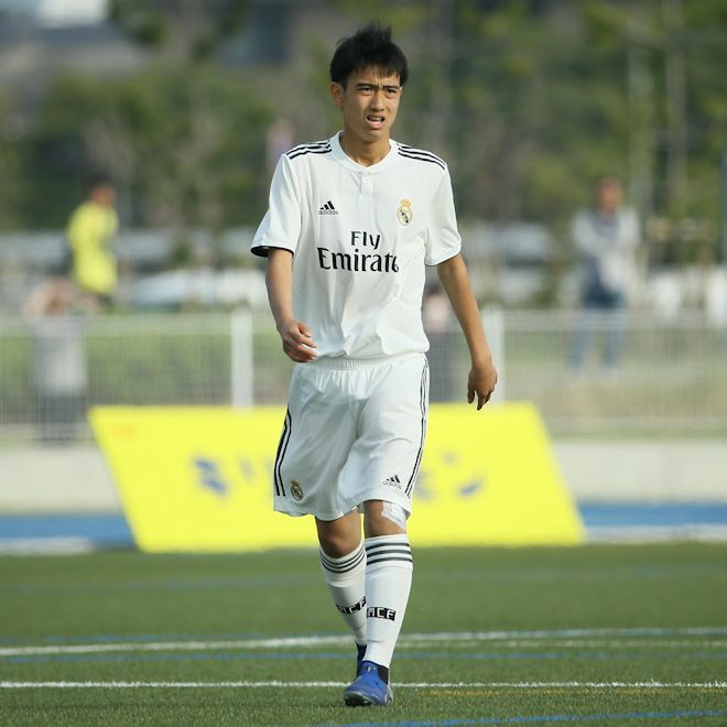 いい写真ですね」R・マドリーの15歳、中井卓大が投稿した“優勝記念