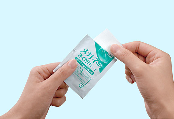 メガネのふくだけシート クリーナー＆くもり止め｜メガネ関連