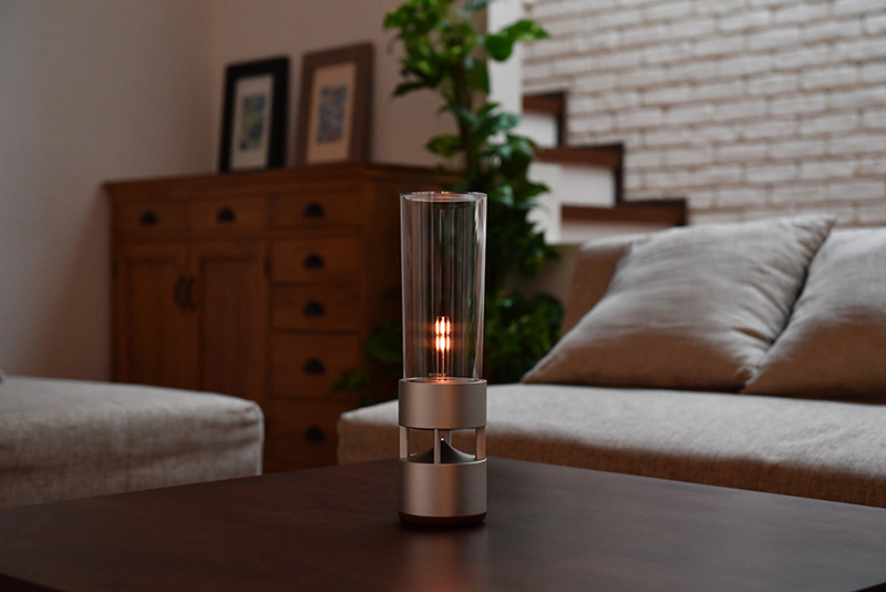 3拍子揃った「グラスサウンドスピーカー」にスタパ齋藤ハマりまくり