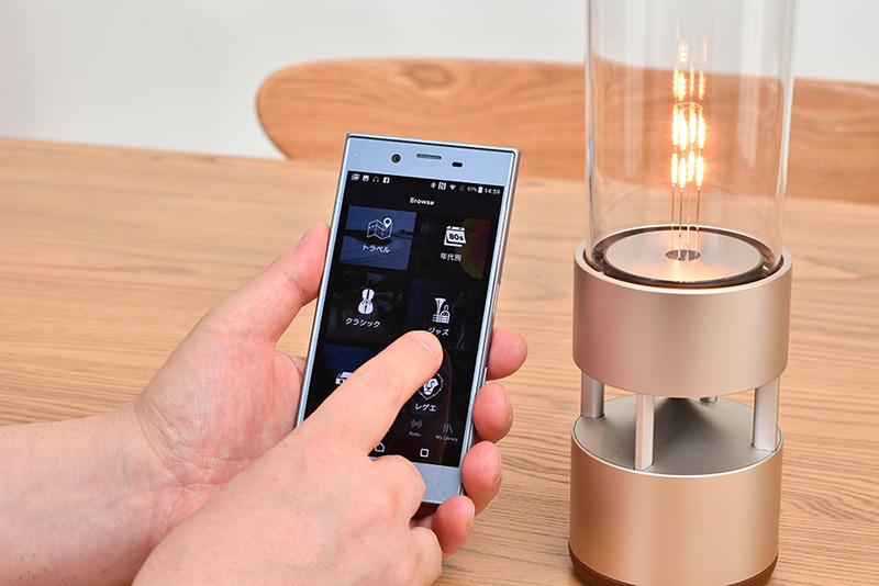 3拍子揃った「グラスサウンドスピーカー」にスタパ齋藤ハマりまくり