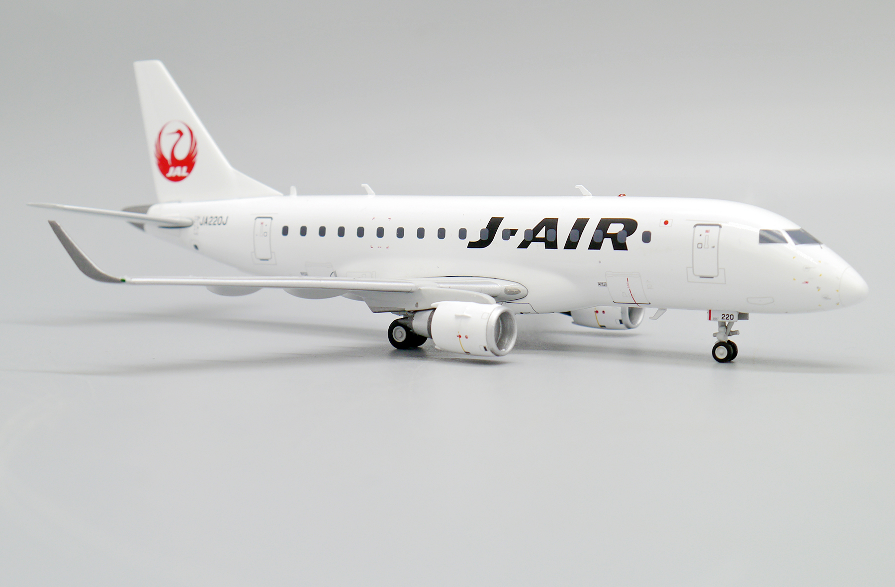 ScaleModelStore.com :: JC Wings 1:200 - EW2170001 - J-Air Embraer