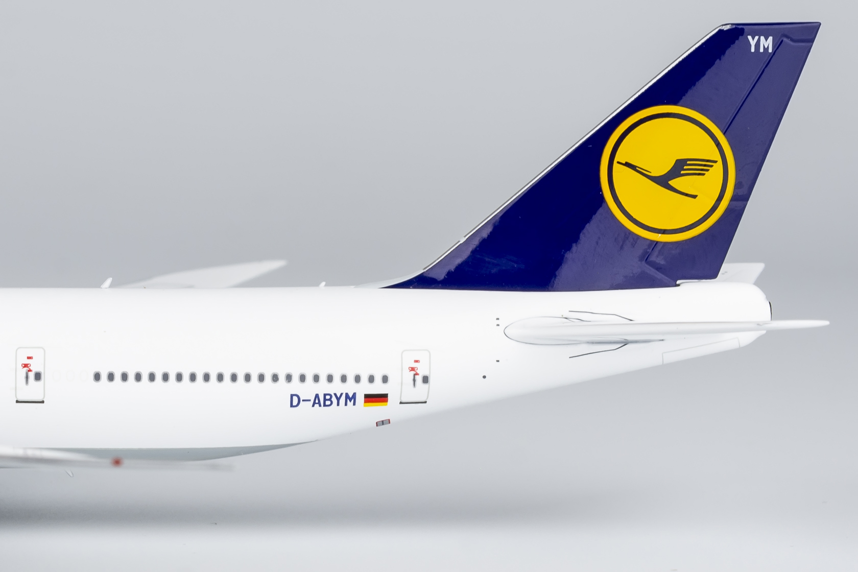 ScaleModelStore.com :: NG Models 1:400 - 78011 - Lufthansa Boeing