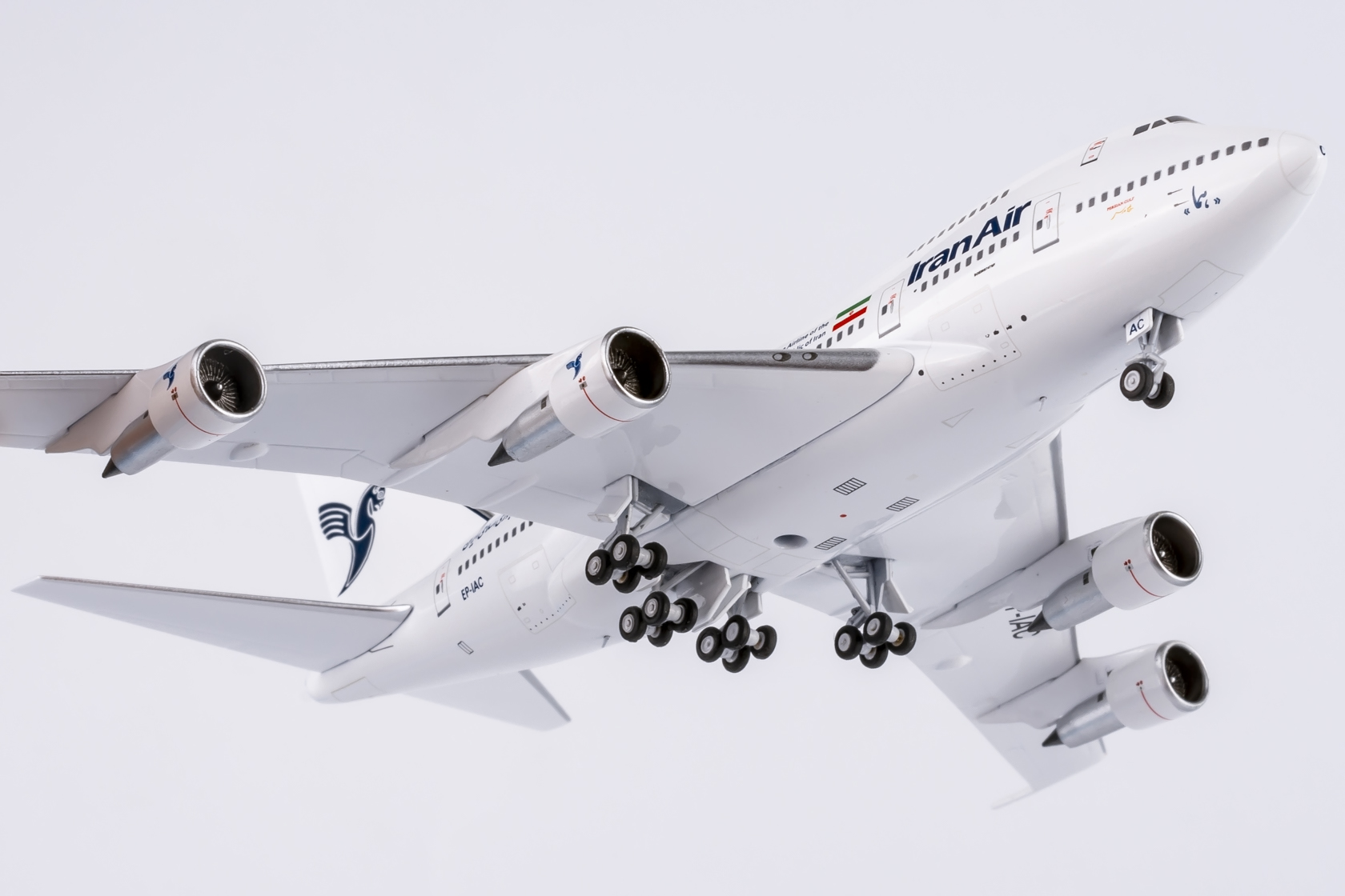 ScaleModelStore.com :: NG Models 1:400 - 07041 - Iran Air Boeing 747SP