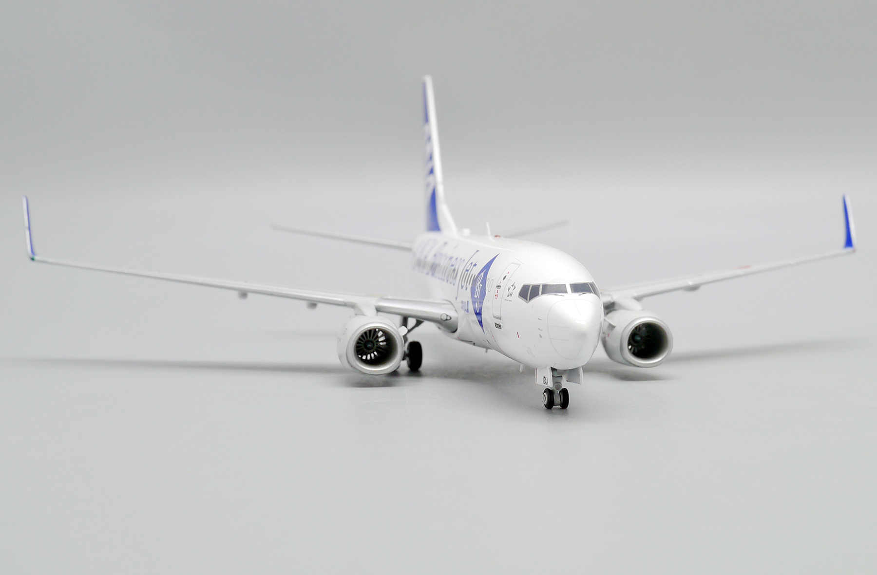 ScaleModelStore.com :: JC Wings 1:200 - EW2737004 - ANA - All