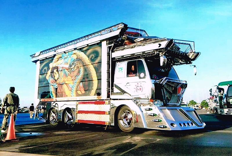 トラック・デコトラ | 写真で作る！オリジナルジグソーパズル | シャフト