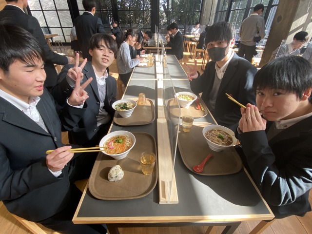 ランチタイム🥄 | 香里ヌヴェール学院