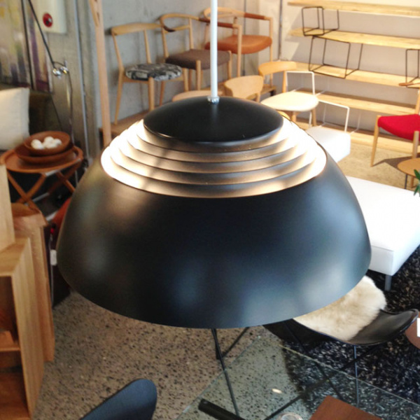 AJ ロイヤル φ370 ペンダントライト / ブラックLouis Poulsen（ルイス