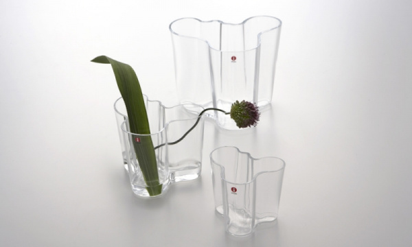 アアルト フラワーベース120mm / クリアiittala（イッタラ） | 公式