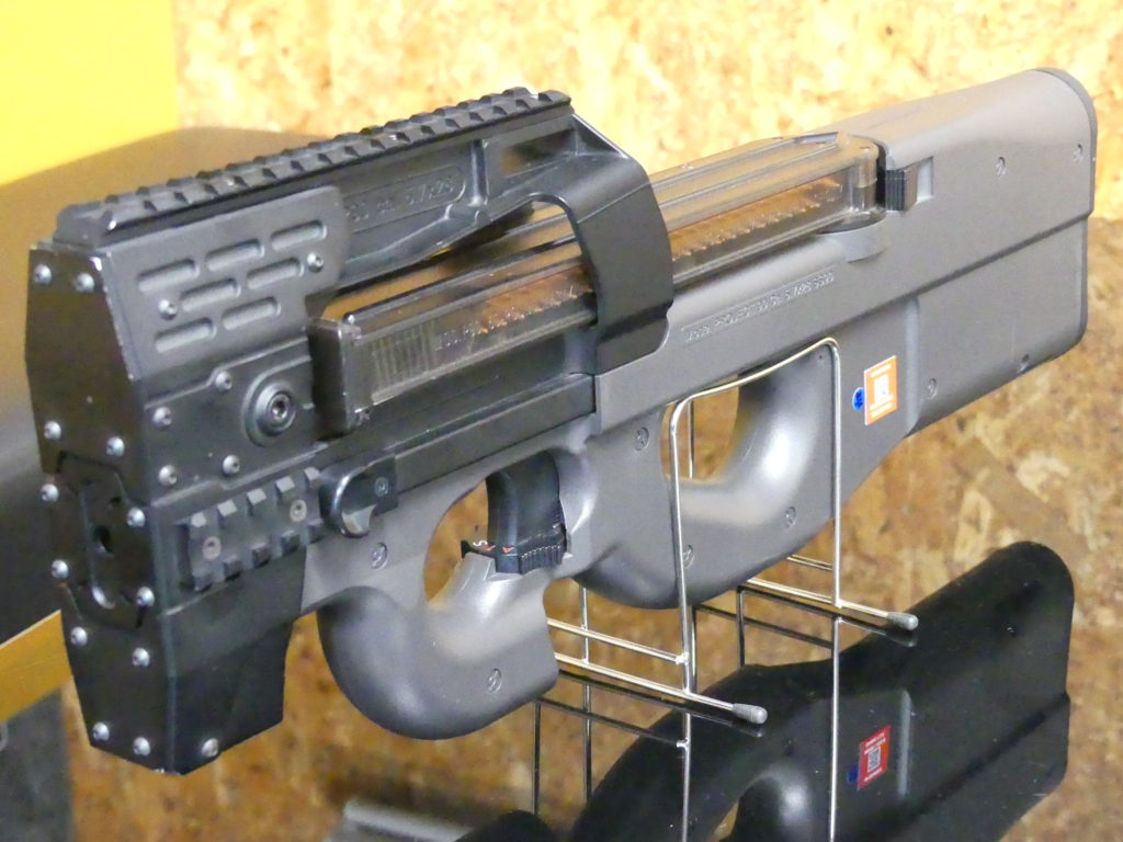 □SAATカスタムブログ□東京マルイ P90 分解＆カスタム | サバイバル