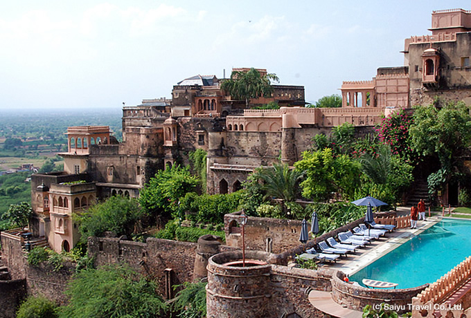 マハラジャの休日～ Neemrana Fort-Palace と Samode Palace 豪華宮殿