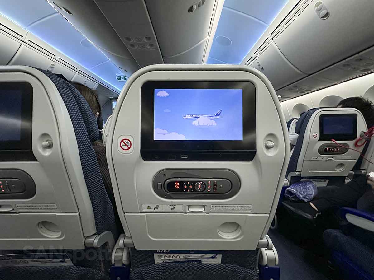 ANA 787-8 economy review: who cares what it looks like? I'm diggin