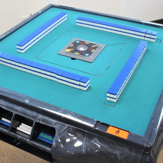 ま*ん様 【禁煙店使用/美品】全自動麻雀卓アモス ヴィエラ ま*ん様