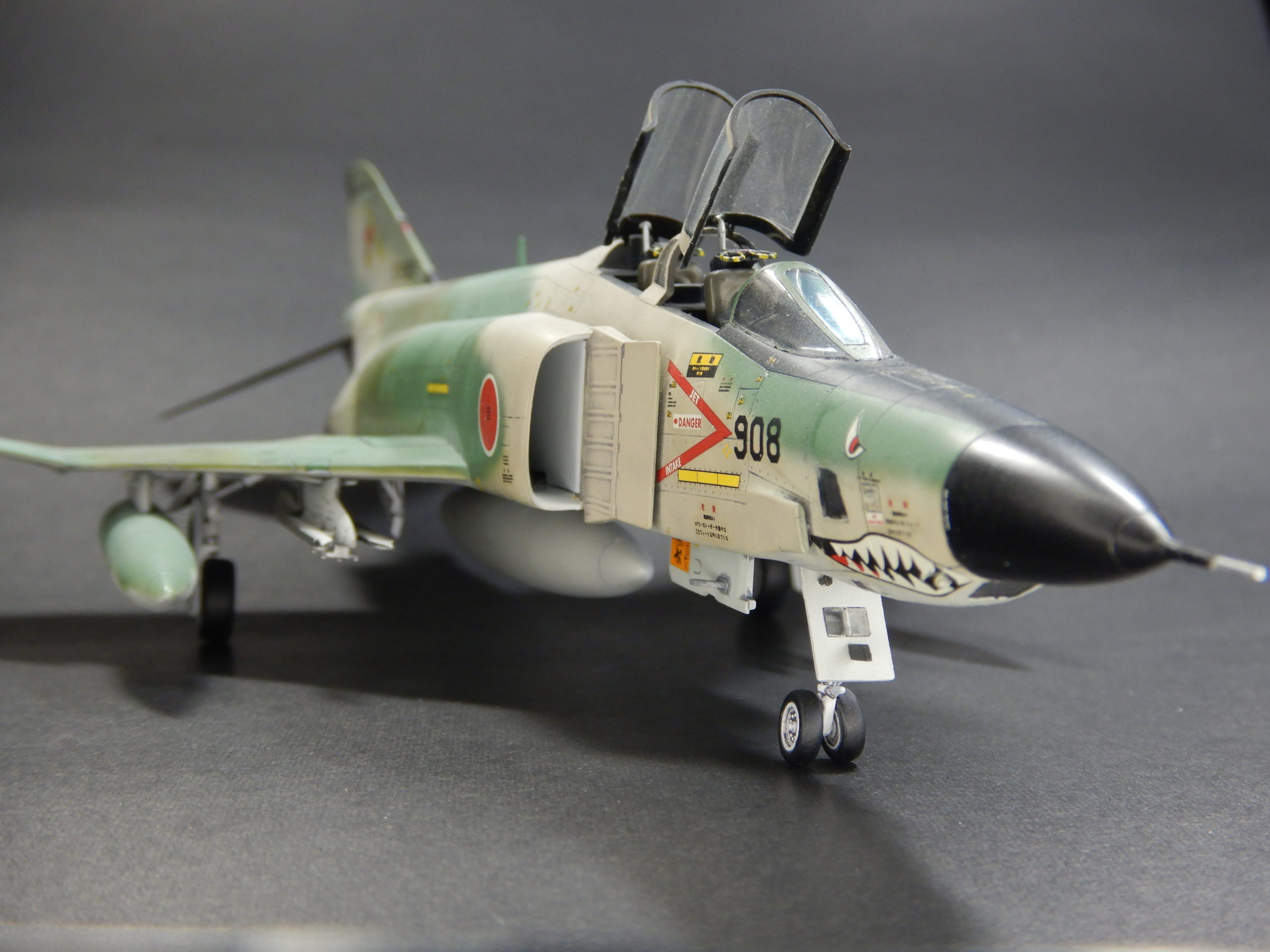 ハセガワ 1/72 航空自衛隊 RF-4E ファントムII 第501飛行隊 シャーク