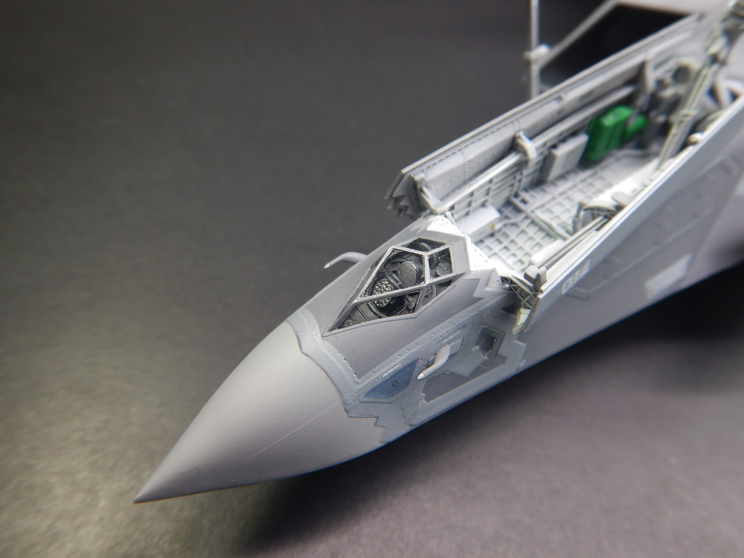 タミヤ 1/48 ロッキード マーチン F-35A ライトニングII | 手動式模型工作