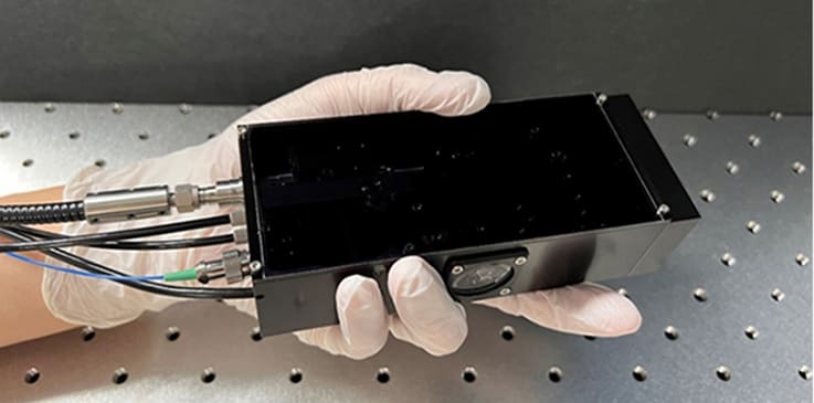 未開の電磁波「テラヘルツ波」の研究に島津の光スペクトラムアナライザ