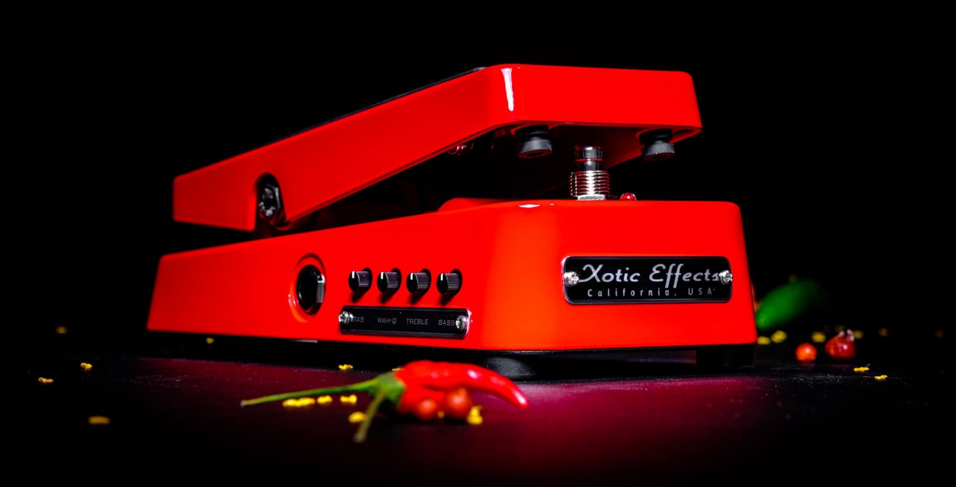 新商品：エフェクター】Xoticから人気モデルの限定レッドカラー4機種