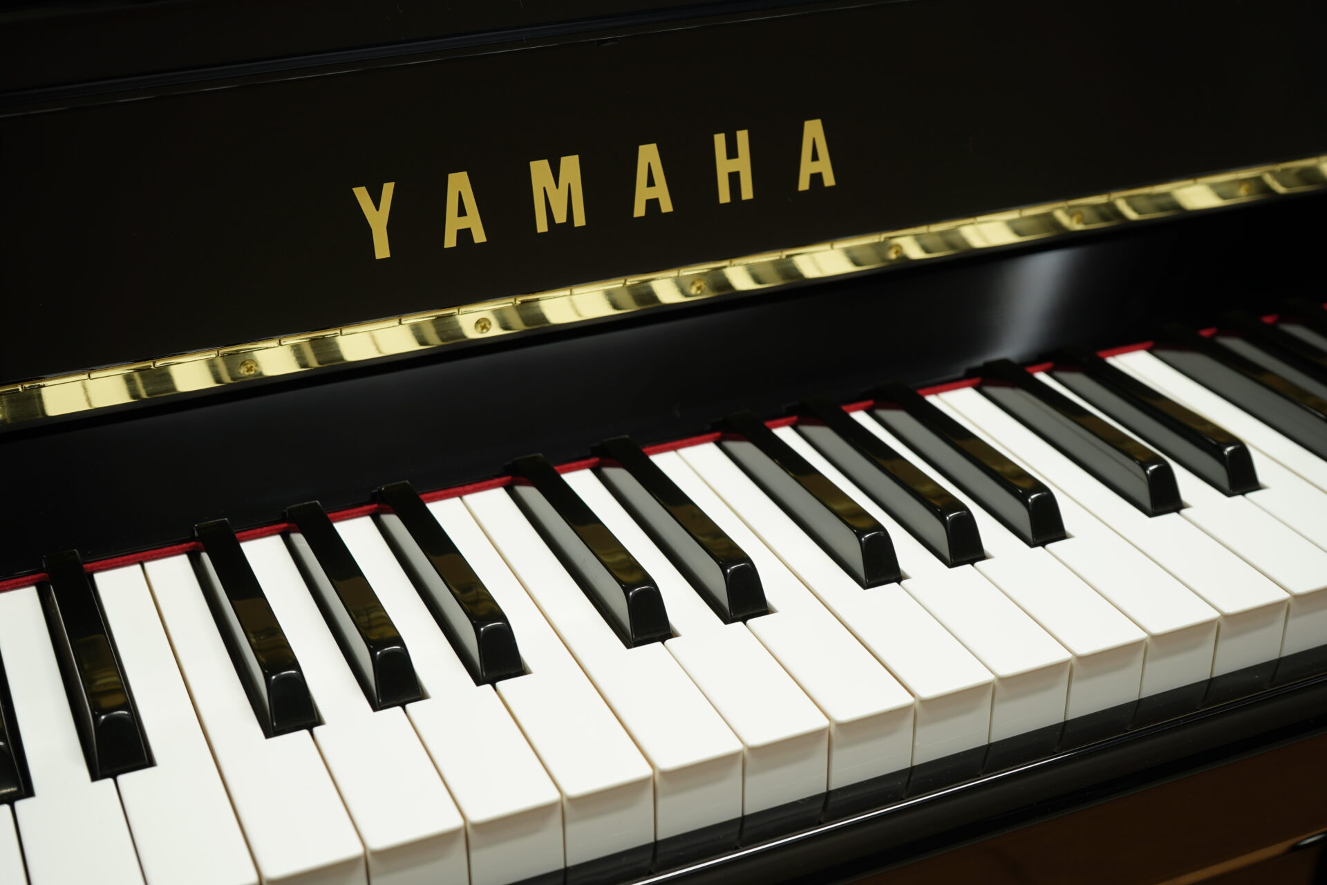 高品質な中古ピアノの販売（修理・再生）は伸和ピアノ