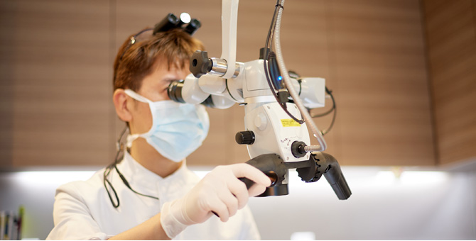 マイクロスコープを使った精密審美歯科 | 歯を守って残す大阪梅田の