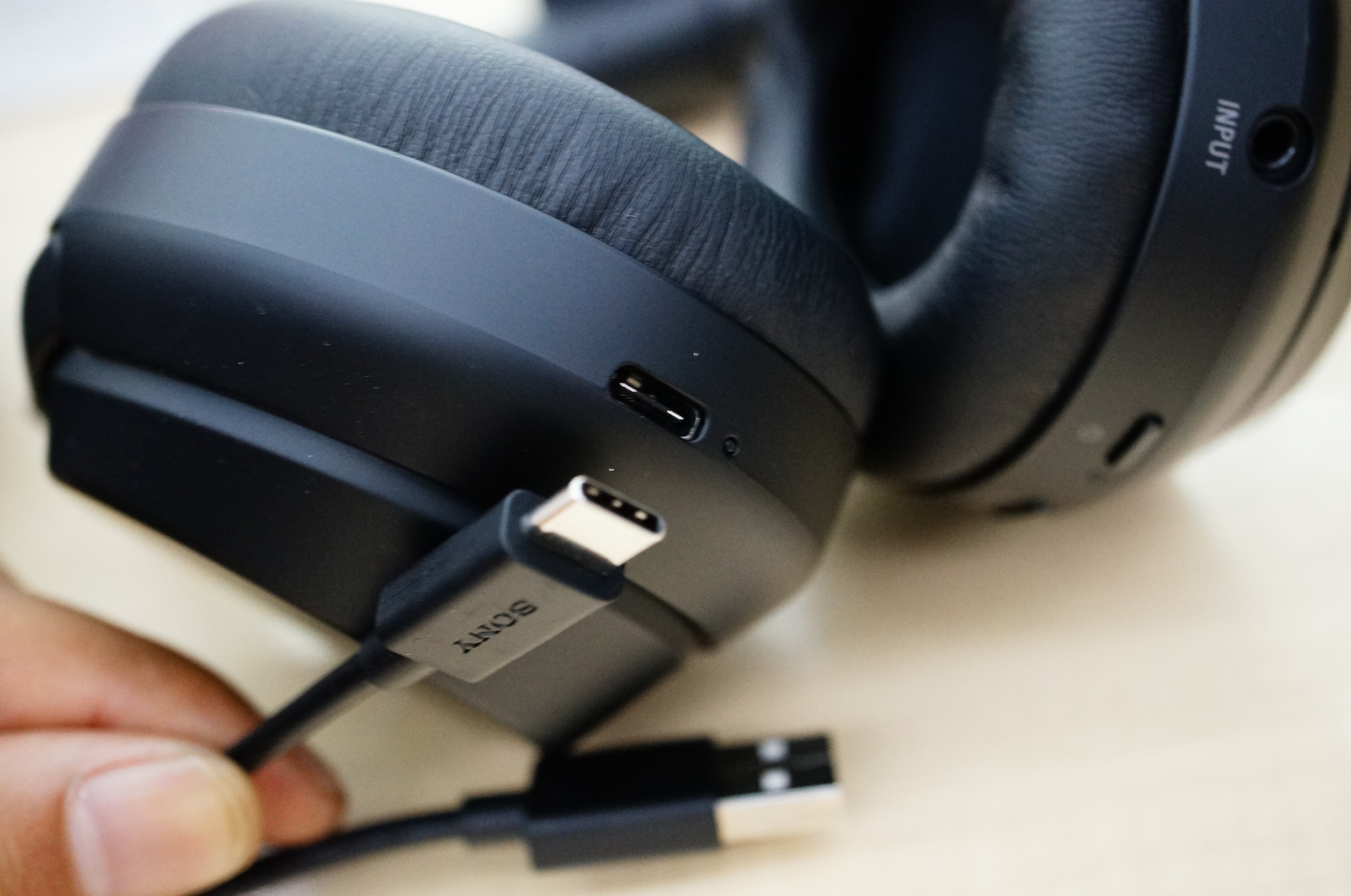 新型ワイヤレスヘッドホン「WH-1000XM3」触ってみました！ - STACC