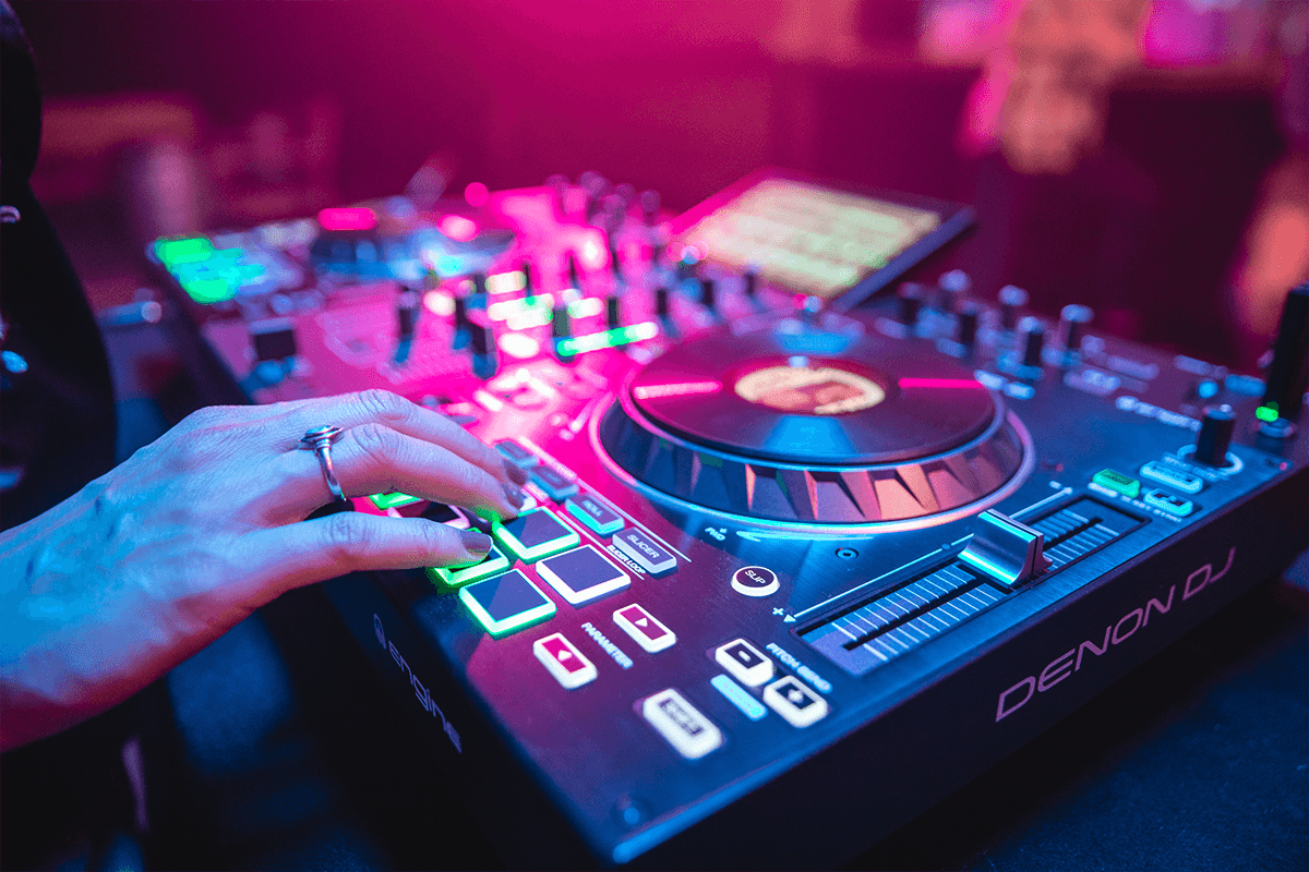 Denon dj Prime 2 Standalone dj controller