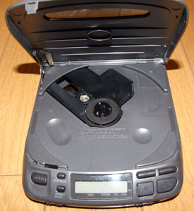 スタフ屋 ポータブルCDプレーヤー(SONY Discman D-202)