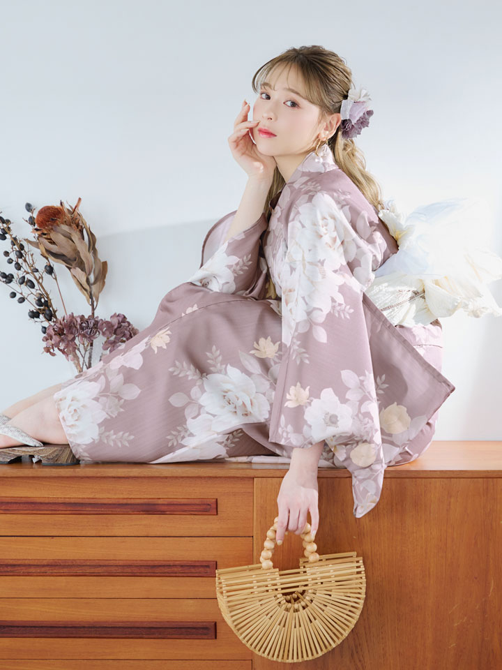 即日発送】ピンクベージュフラワー浴衣【浴衣3点セット 浴衣/帯/下駄