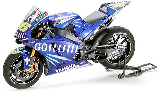 Yamaha YZR-M1 '04 Factory - No.46/No.17 Tamiya 14098