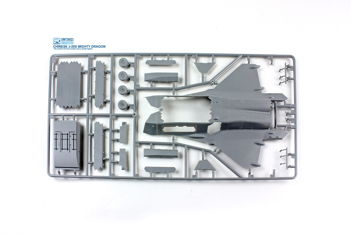 Chengdu J-20 S Mighty Dragon Dream Model -720023