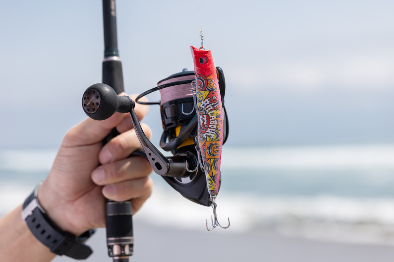 BILLABONG × MEGABASS『YOSHI47 COLLECTION』リリース | THE SURF NEWS