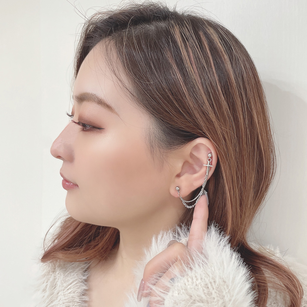 14G 16G ］2つのホールを繋ぐチェーン☆スタイリッシュメタルクロス