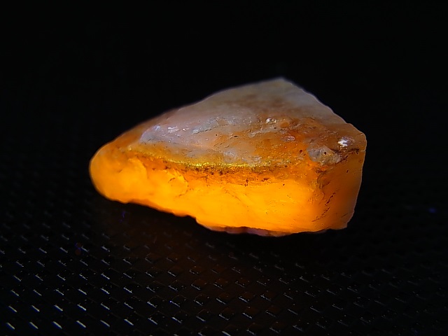 Hokkaidoite北海道然別湖産蛍光オパール原石 4.1g - パーフェクト