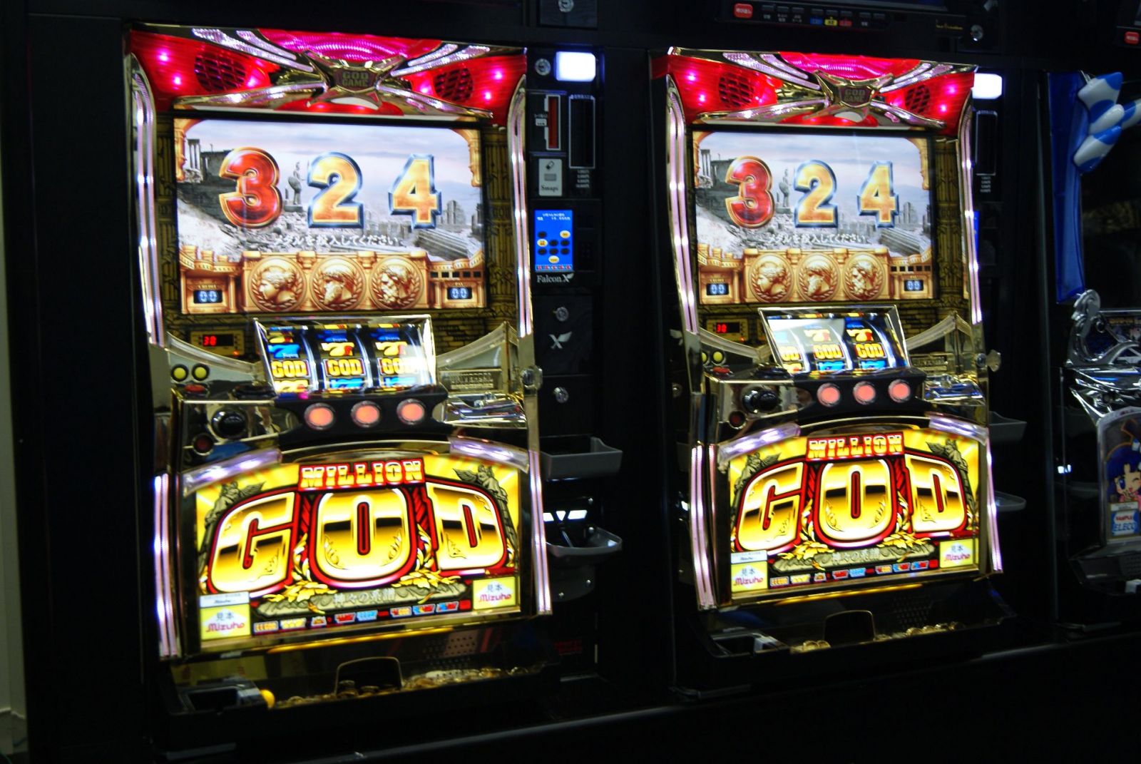 ユニバが「ミリオンゴッド」とパチスロ各台計数機｜業界最速のパチンコ